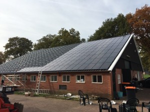 Dak met zonnepanelen